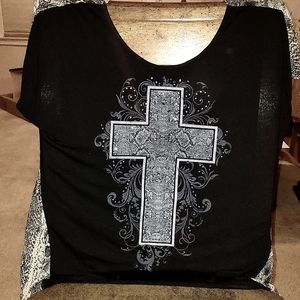 HI-LO W Cross Scroll & Snake Print Top